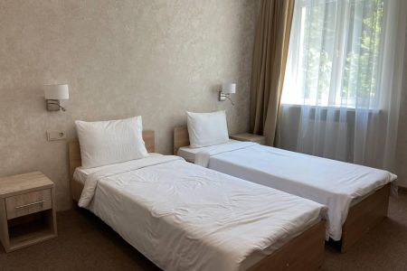 Люкс 2-местный 3-комнатный (без балкона, вид на море)