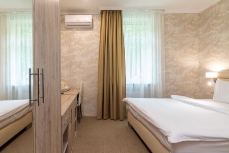 Улучшенный 2-местный 1-комнатный Стандартный (без балкона, вид на парк)